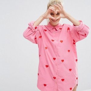 Blusa rosa con corazones