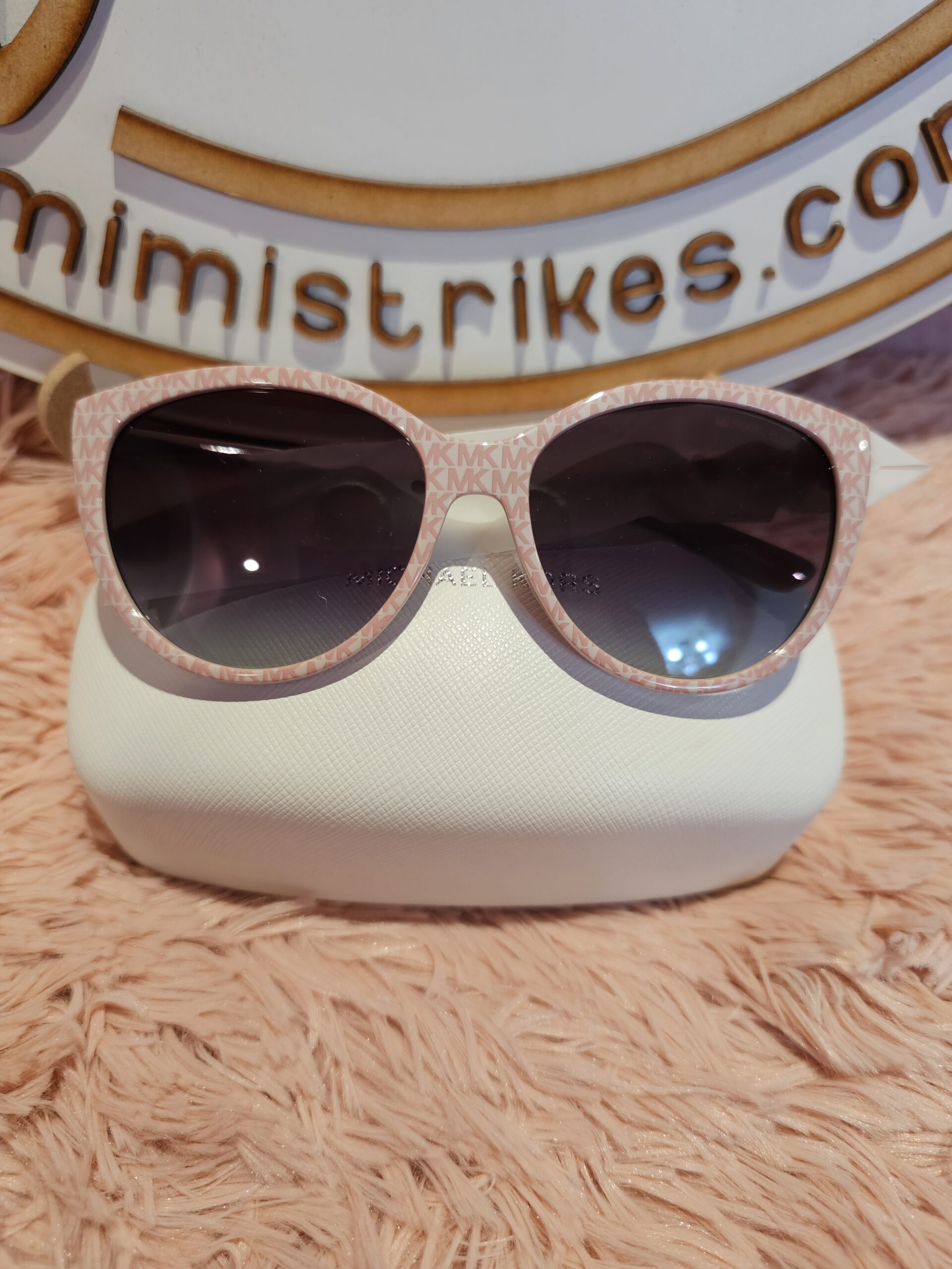 Michael Kors - Lentes branding